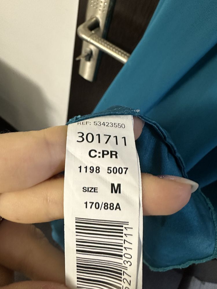 Vand rochie de seara Mango
