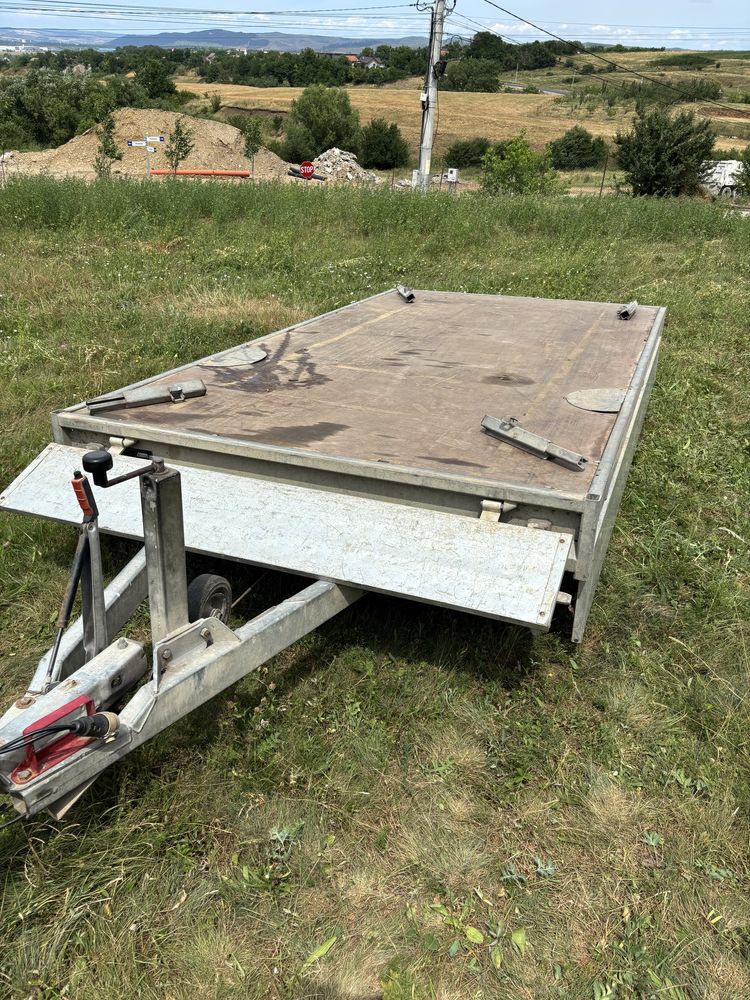 Remorcă auto 2000 kg