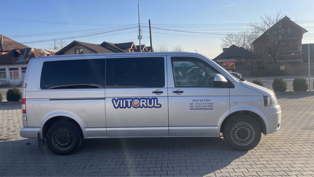 Volkswagen Transporter Caravelle T5 7+1 loc