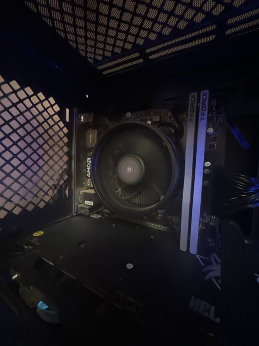 Ryzen 5 3600 в  много добро състояние