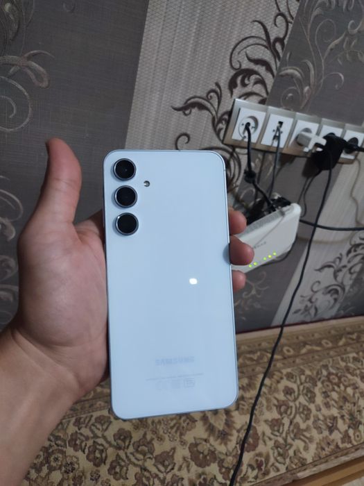 Samsung A55 256 талик идеальный состояния