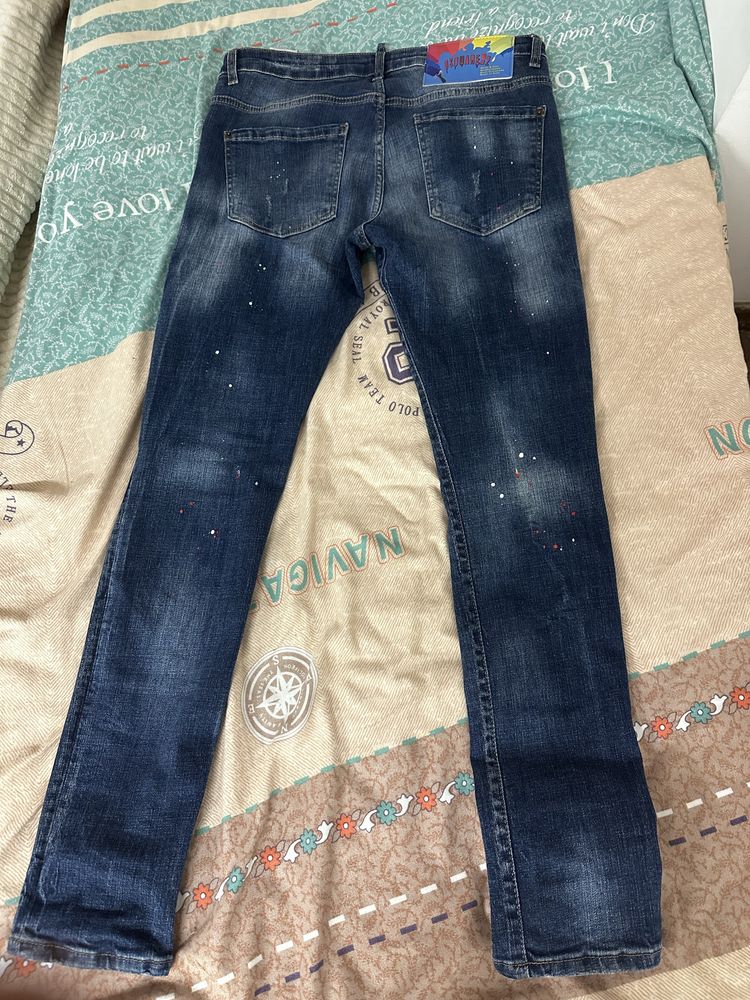 Blugi dsquared marime 46