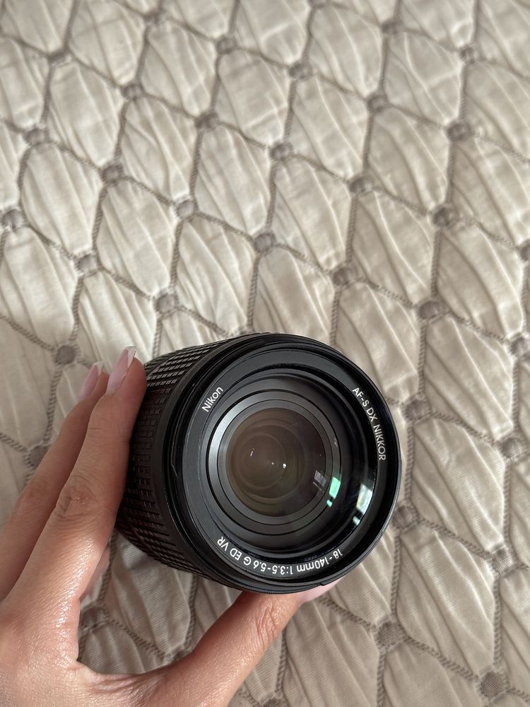 Nikon D5600+ AF-P DXNikkor 18-55 mm+ Nikon 18-140 mm f/3.5-5.6 G ED VR