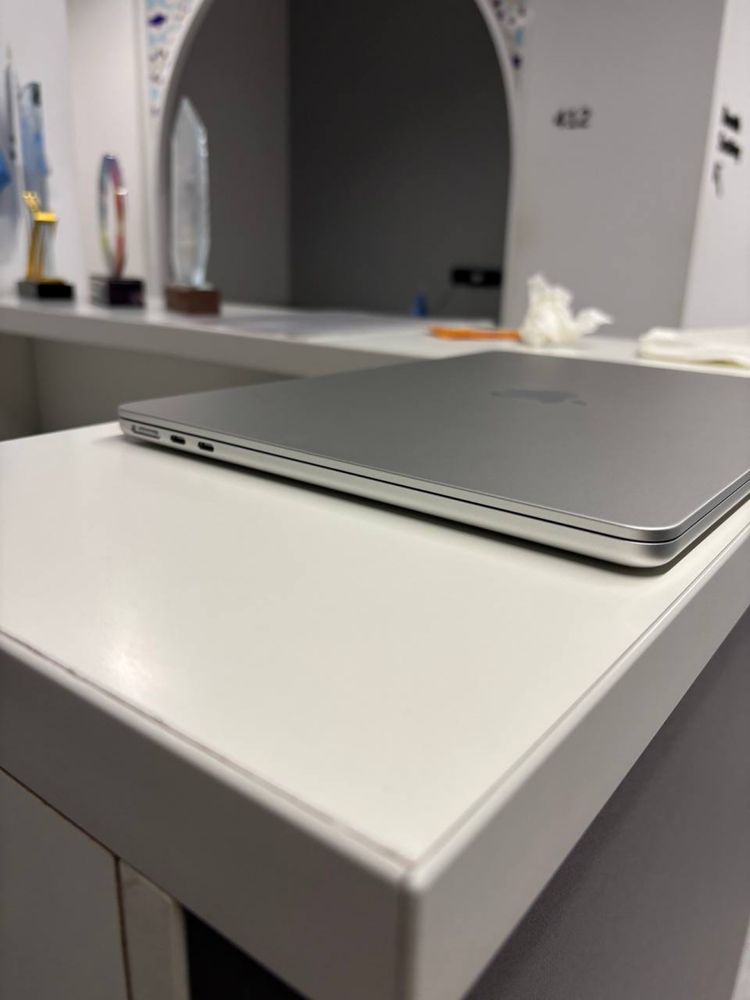Mac Book Air M2 8/256