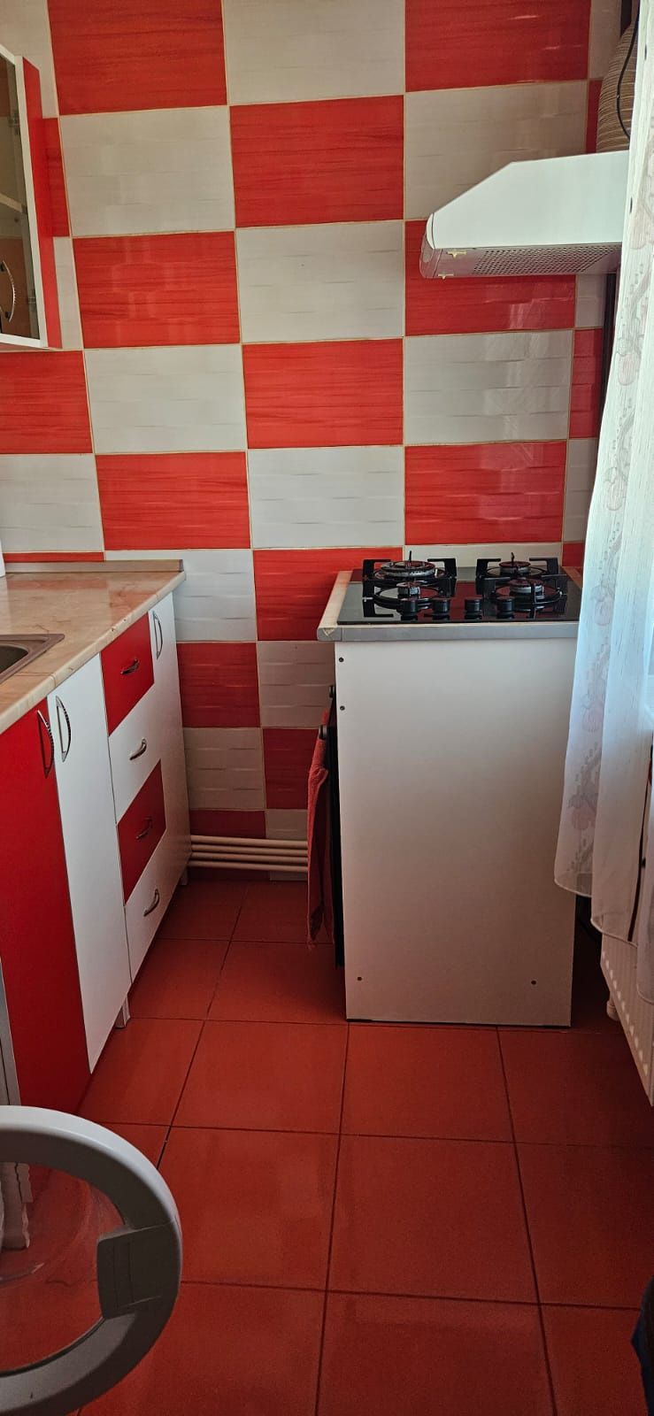 Închiriez apartament