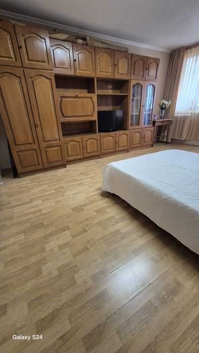 Dau în chirie  garsoniera