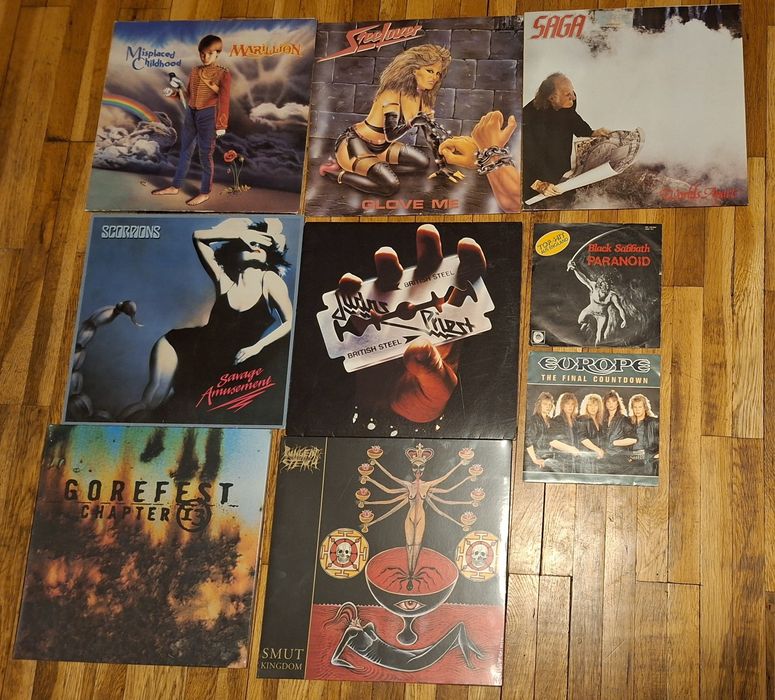 Продавам следните  плочи :