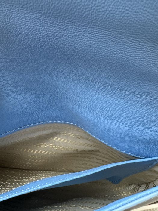 Малка чанта модел на Prada