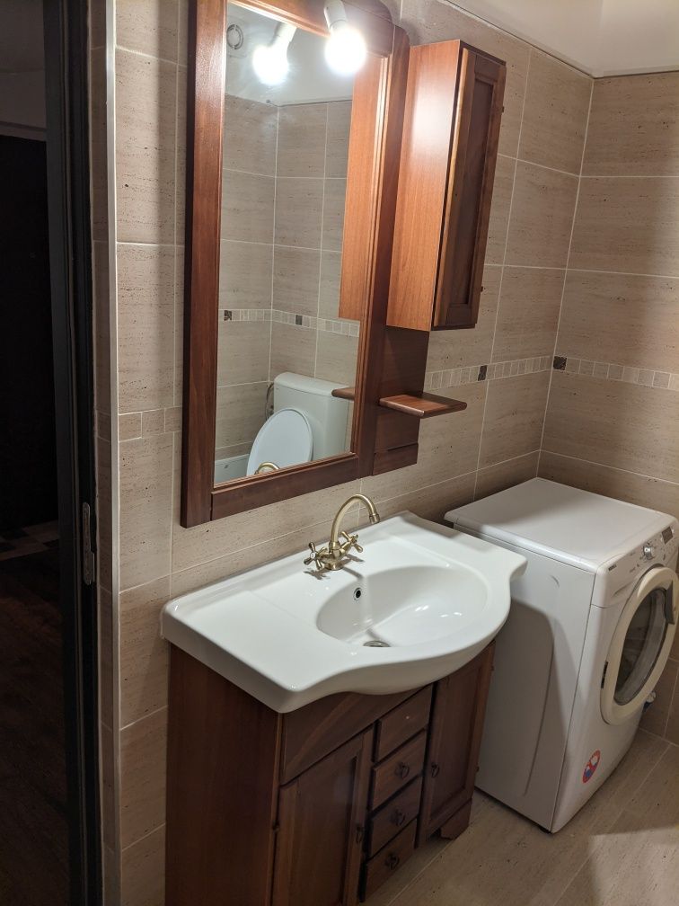 Apartament 2 cam de închiriat, Florești, str Eroilor, parcare privată.