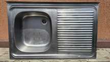 2 Chiuvete inox si una din ceramica