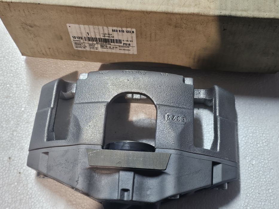 Etrier stanga fata 345mm nou original Audi A4 / A6 / S4 / S6

Cod Oe: