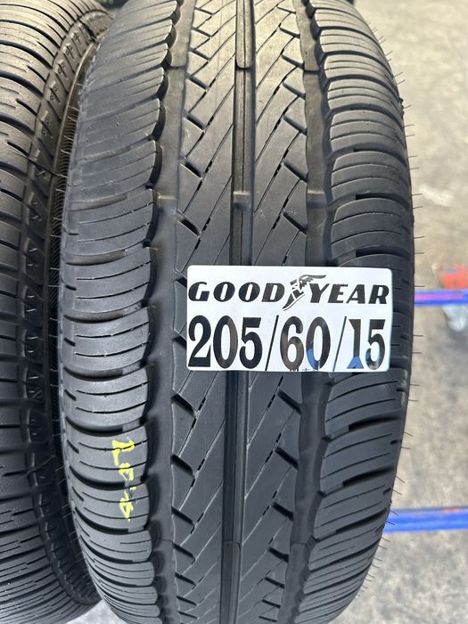 205/60/15 goodyar uniroial