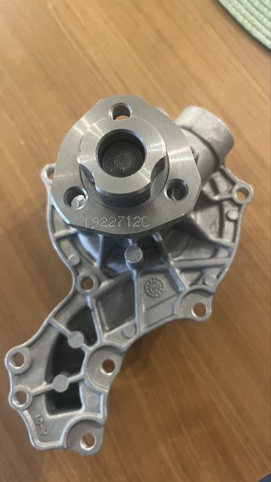 Водна помпа за ауди А4  1.8 125к.с