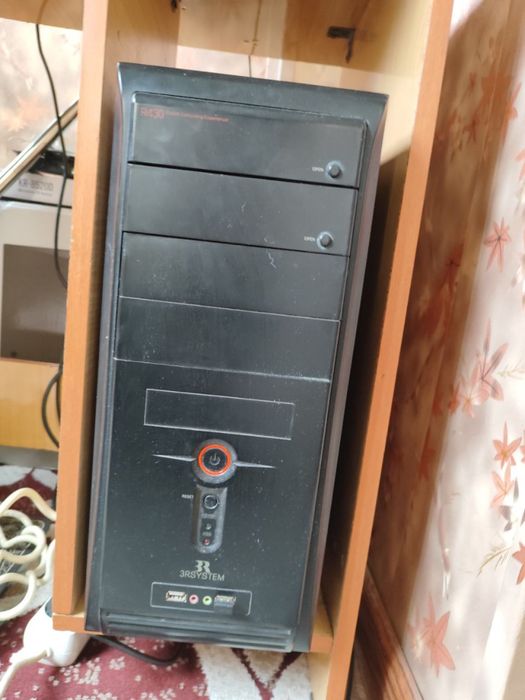 Ofis uchun eski kompyuter
