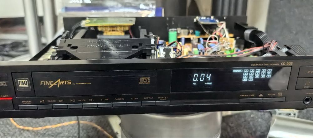 GRUNDIG/Fine Arts CD903