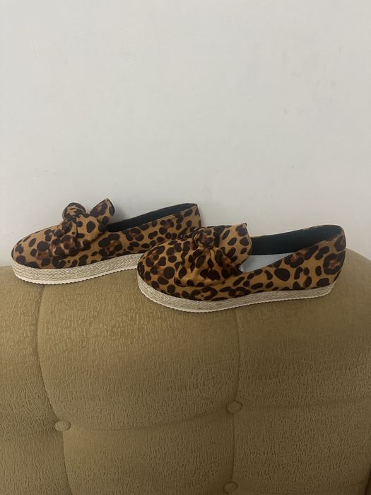 Новые красивый макасины Леопардовые 41 размер