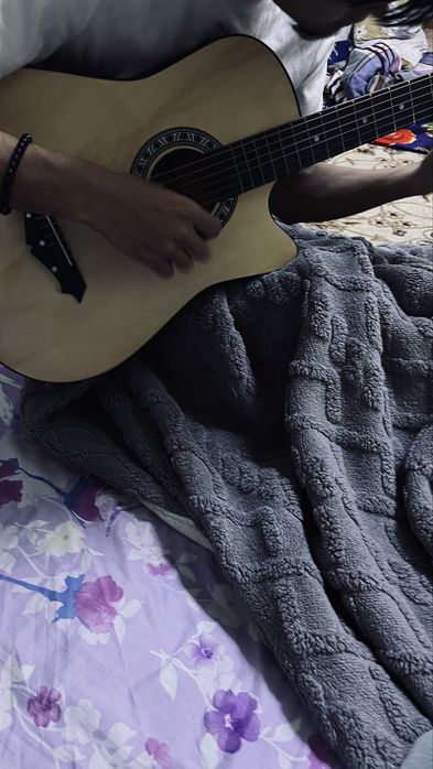 Гитара сатылады 25000тг