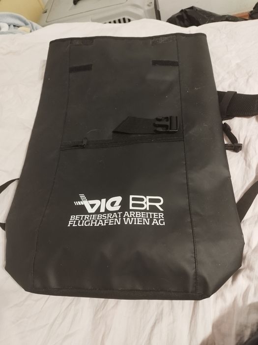 Nou! Impermeabil ghiozdan