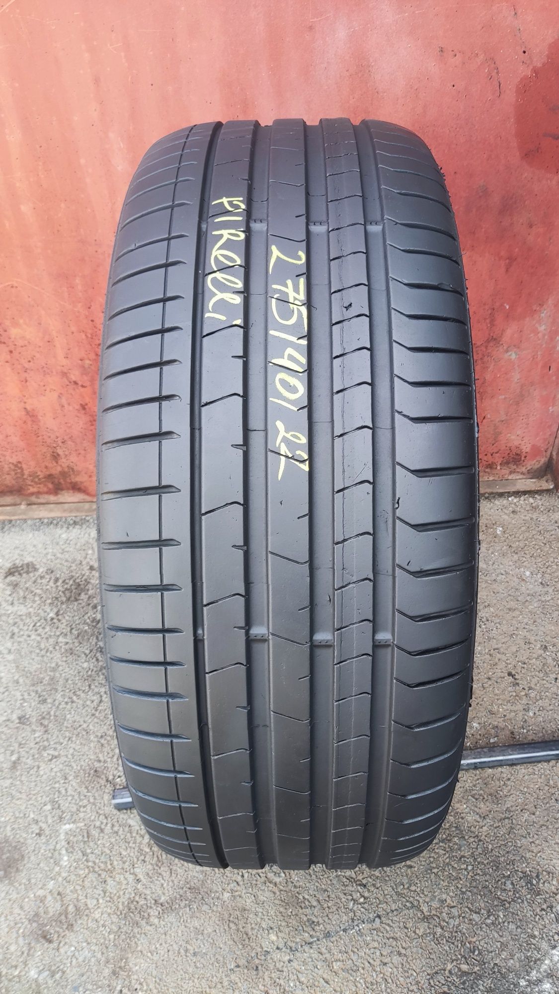 1бр. лятна гума 275/40/22 Pirelli P Zero, PZ4 , XL , runflat 
dot19
7m