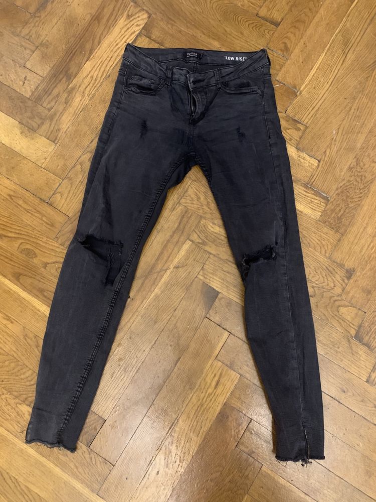 Jeans rupți Bershka