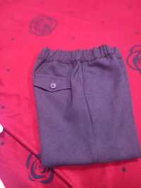 Pantaloni costum 4-5 ani 20lei