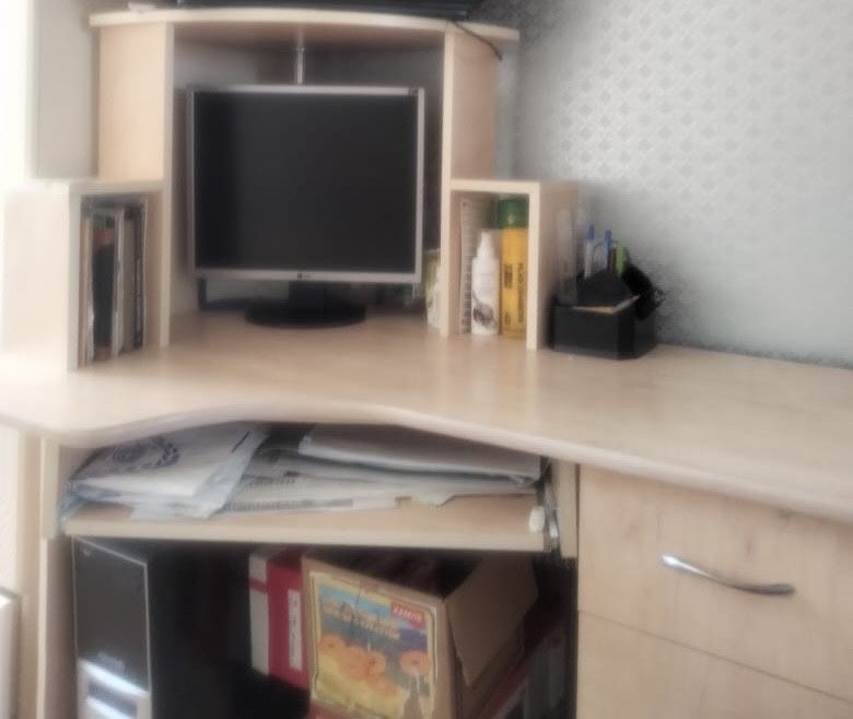 Компьютерный стол