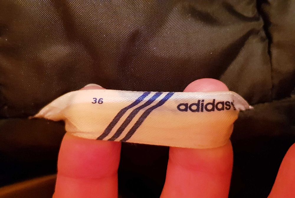 vand geaca adidas pentru femei