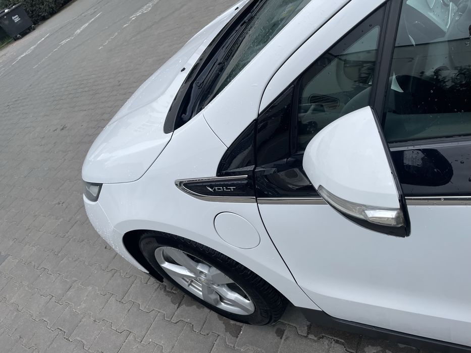 Chevy Volt Plug-In Hybrid 60-100km autonomie pur electrică, impecabil!