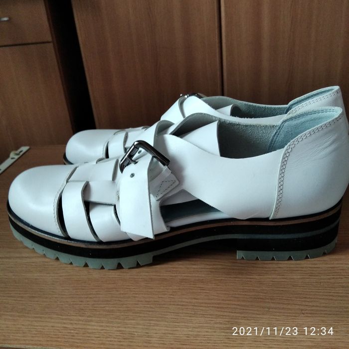 Vand pantof sanda din piele