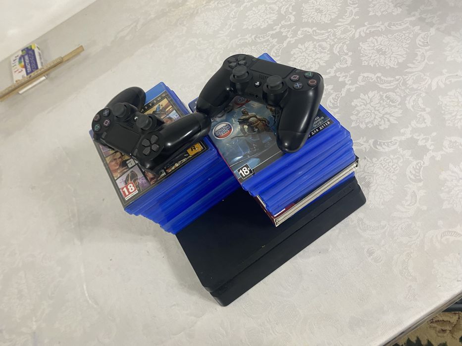 Sony PlayStation 4 slim, на 1 терабайт памяти