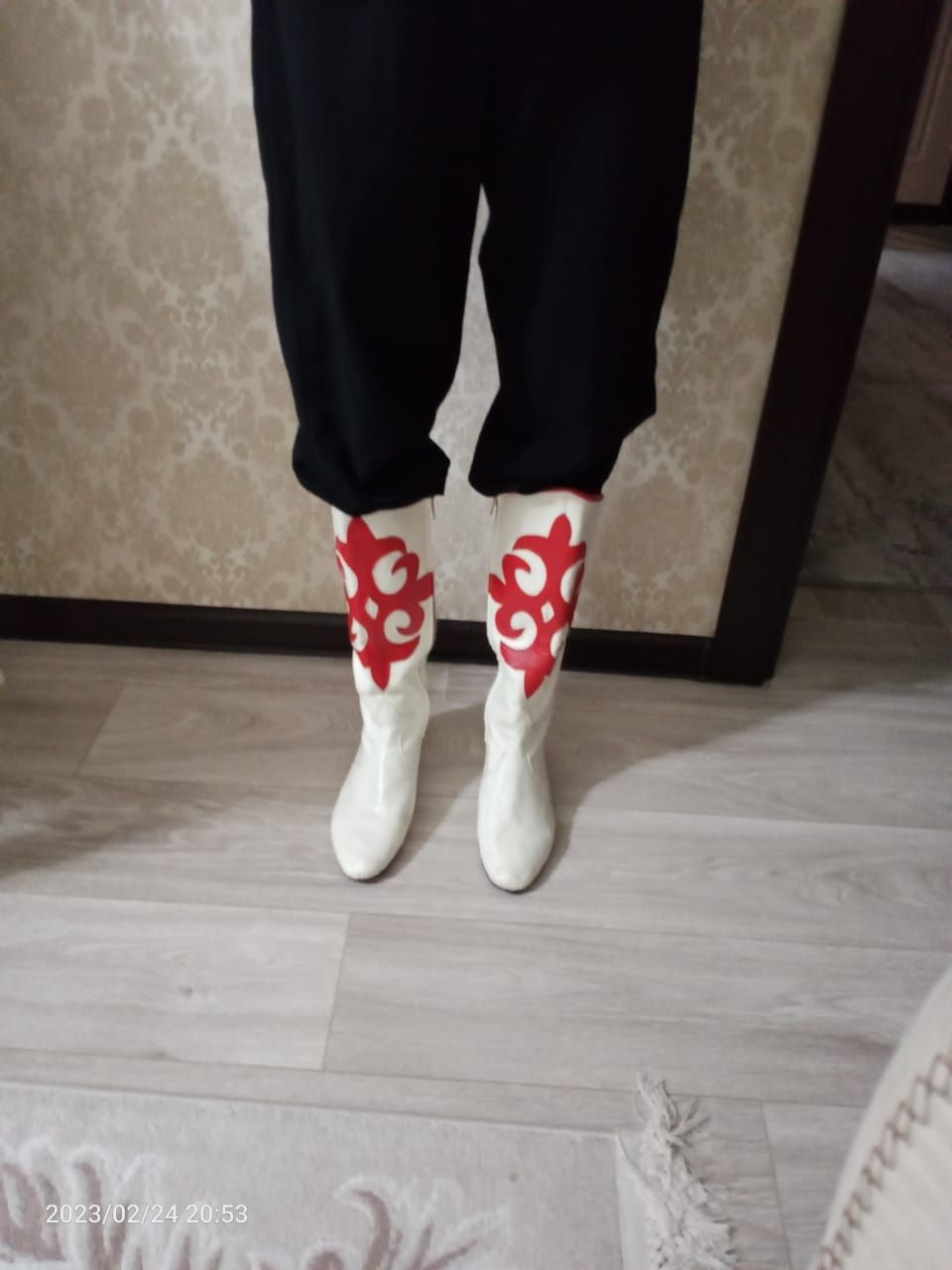 Продам национальные сопоги