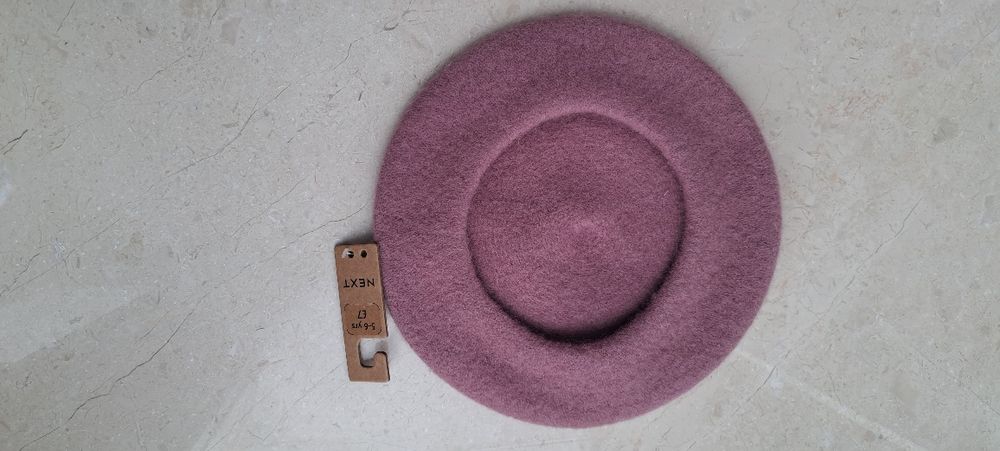 Next, bereta 100% lână, 5-6 ani, noua