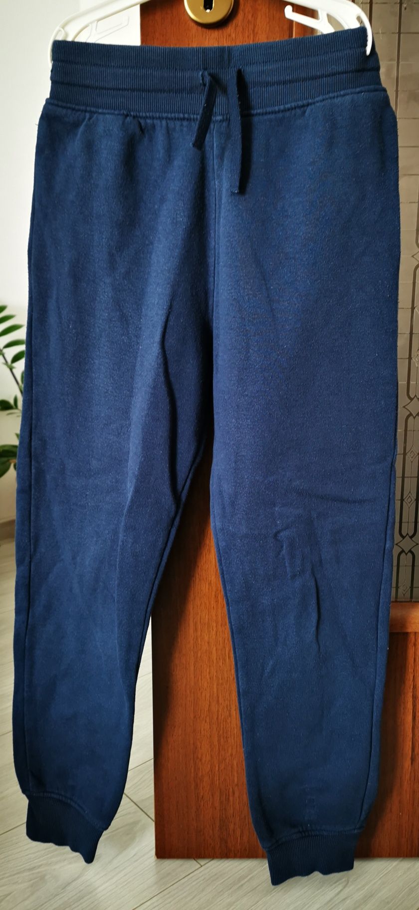 Pantaloni trening 134-140