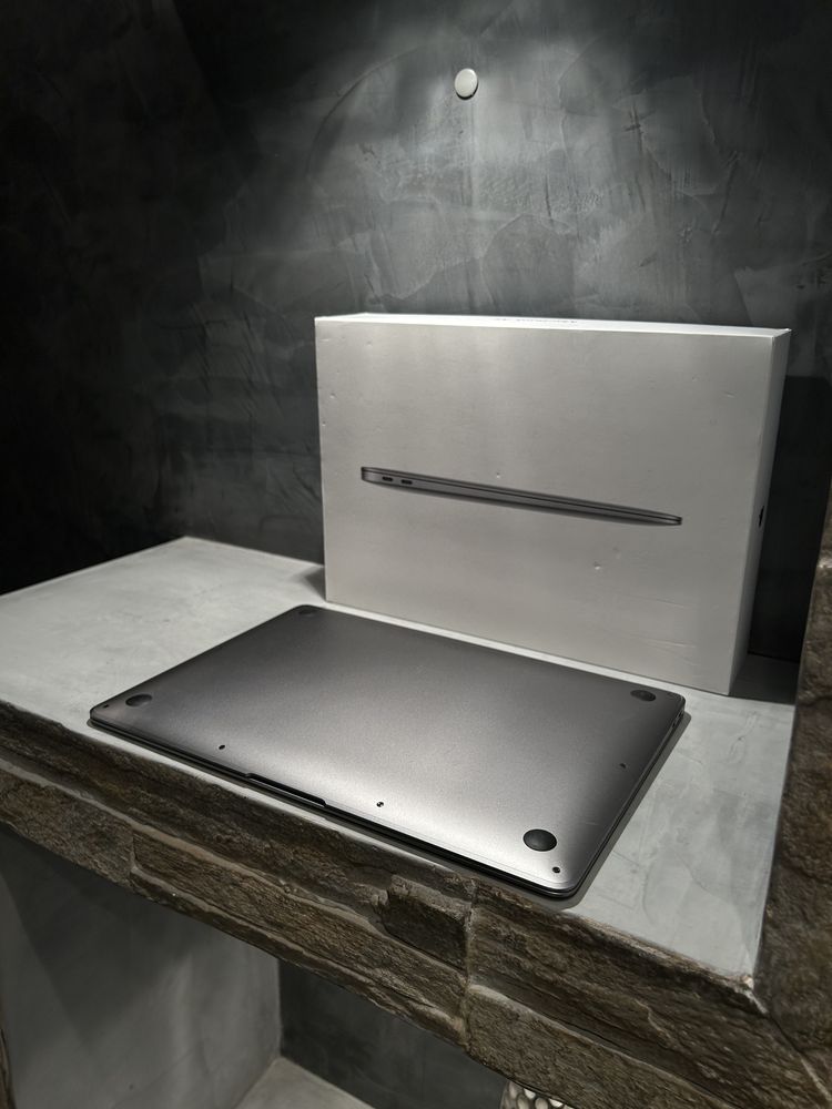 91 cycle! Перфектен Macbook Air 13.3 inch  2018 128 GB