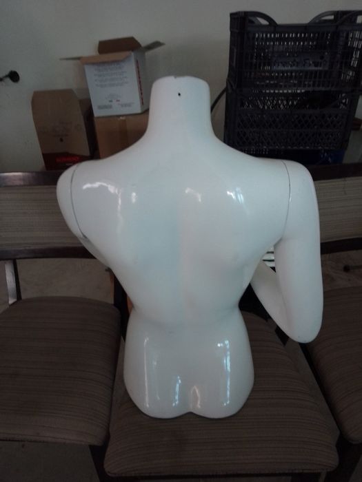 Манекени - дамски торсове, таз, малки манекени, закачалка, аларми