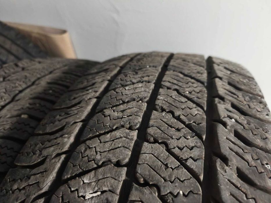 2 броя зимни гуми за бус SEMPERIT VAN GRIP-3 215/65 R16