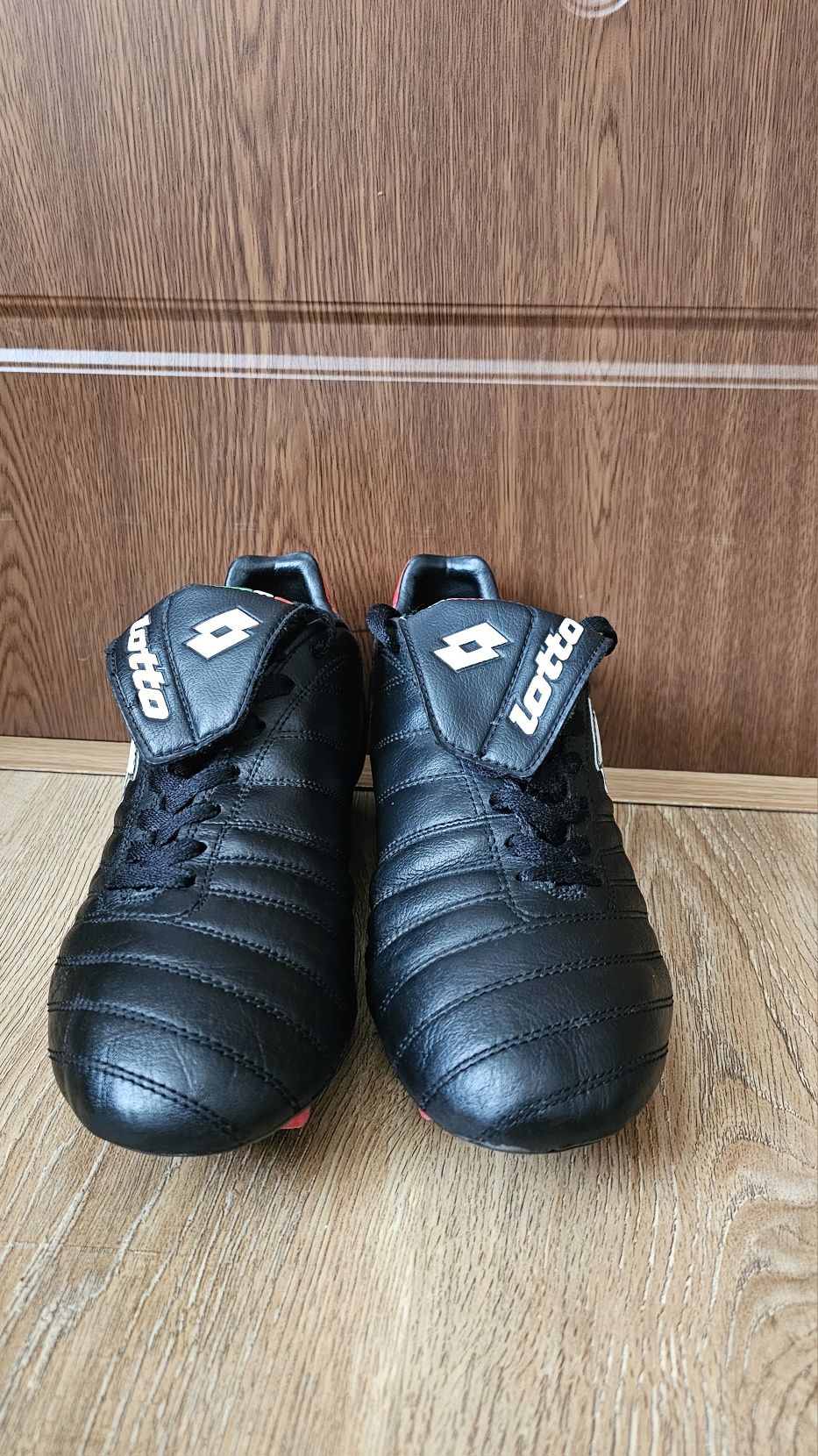 Футболни обувки Калеври Lotto  N;42