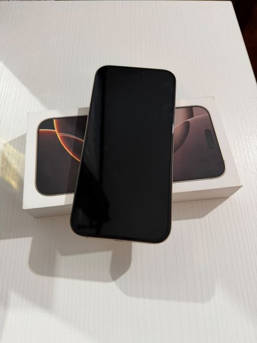 Vand iPhone 16 pro Max ca nou nu are nici o zgarietura
