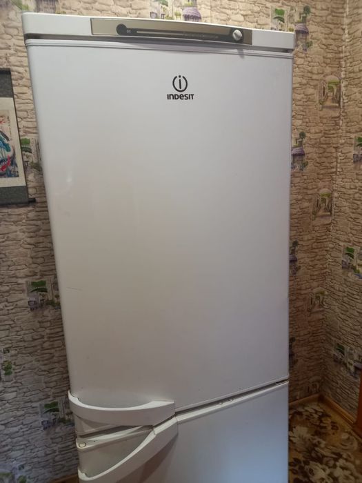 Продам холодильник