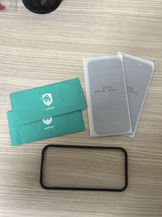 Privacy протектори за iPhone 16 Pro