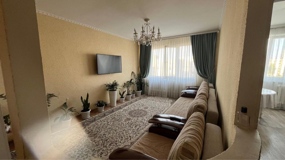 Продам 3-комнатную квартиру в центре