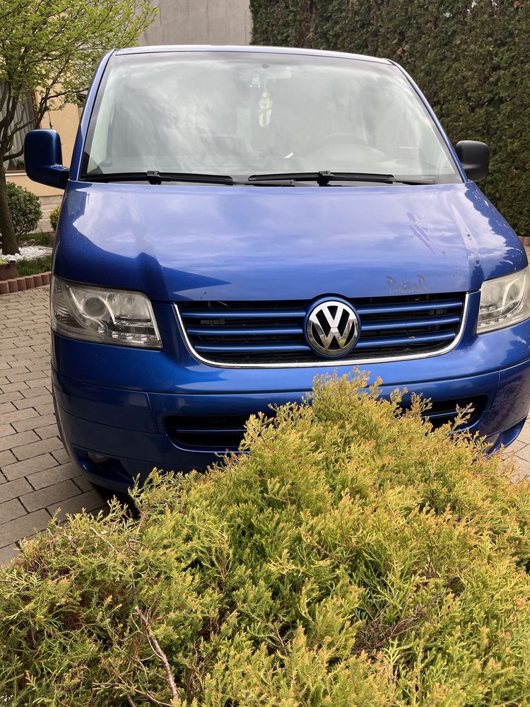 Vând microbuz caravelle