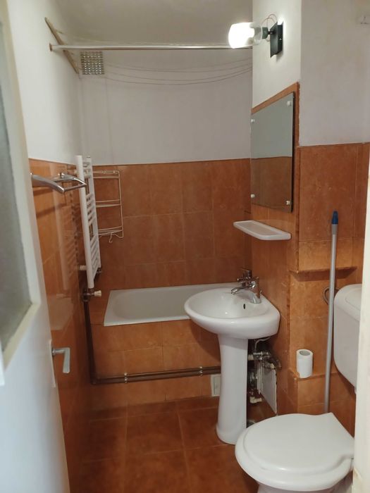 Proprietar inchiriez ap. o camera decomndat zona Medicinei