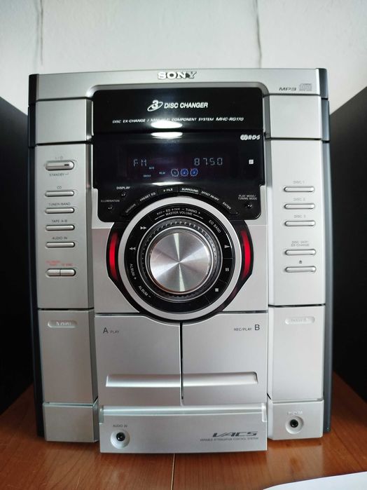 Superba combina muzicala marca Sony model: HCD-RG170 in stare perfecta