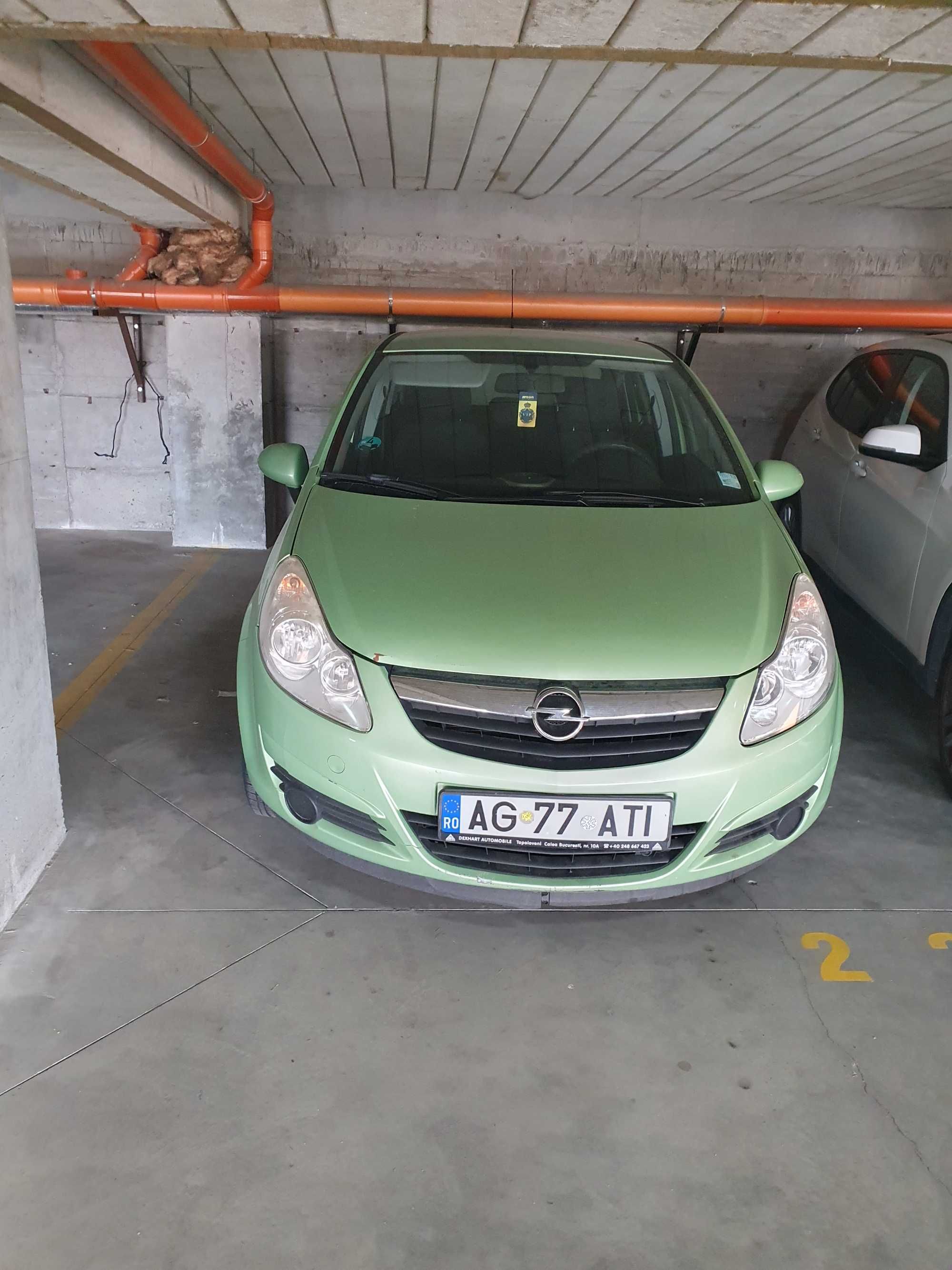 Opel Corsa verde