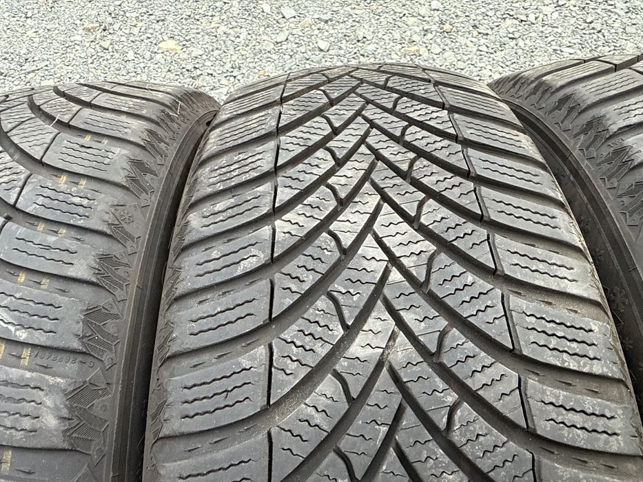 4бр. Зимни Гуми 205/60R/16 -SEMPERIT- DOT:2523+4622- 6.3мм+5.7мм