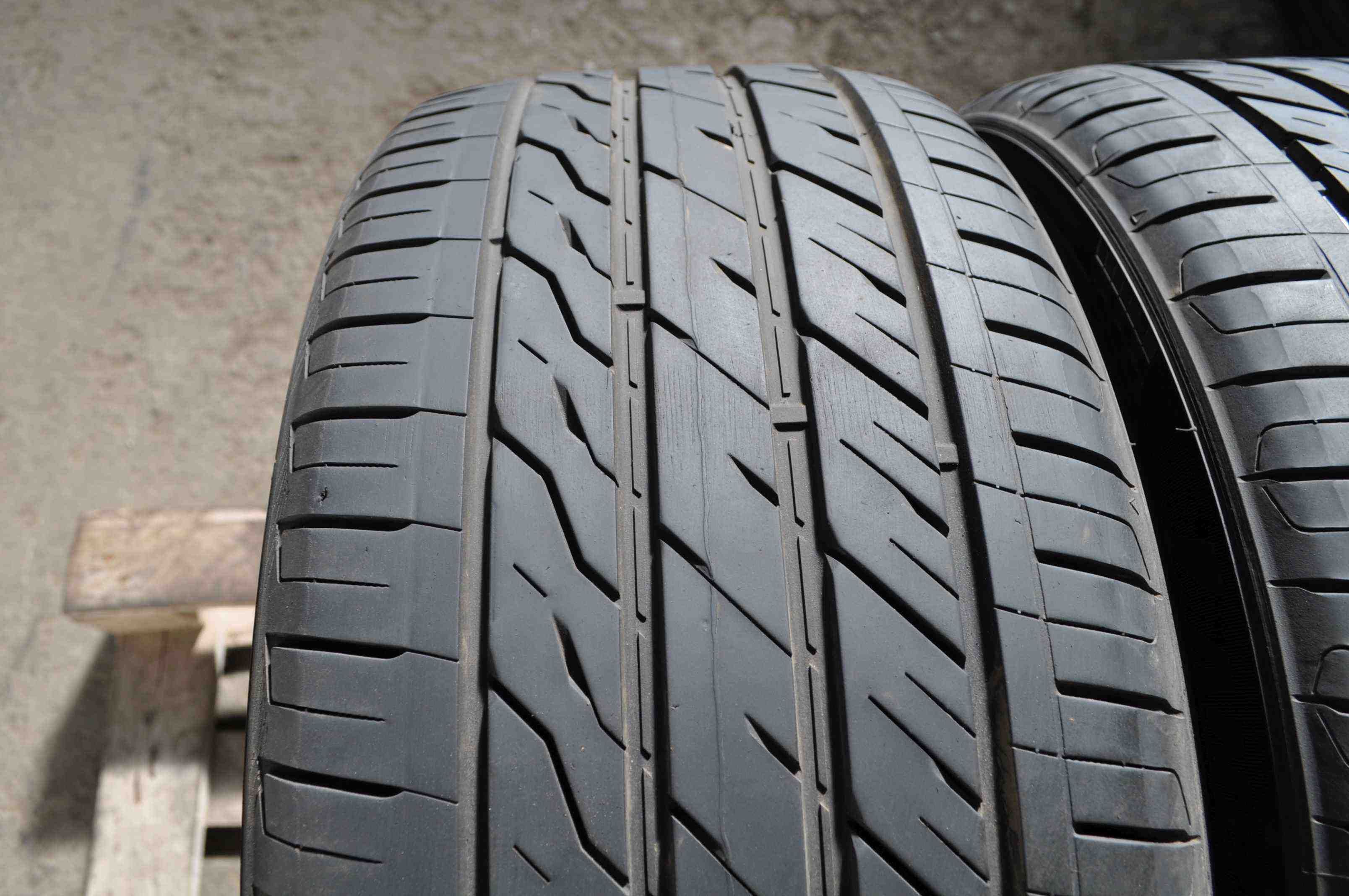 SET 2 Anvelope Vara 245/40 R19 LANDSAIL LS5988 UHP 98W