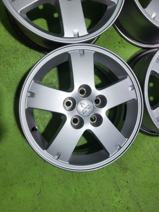 16 5x114.3 Mitsubishi лети джанти 5х114.3