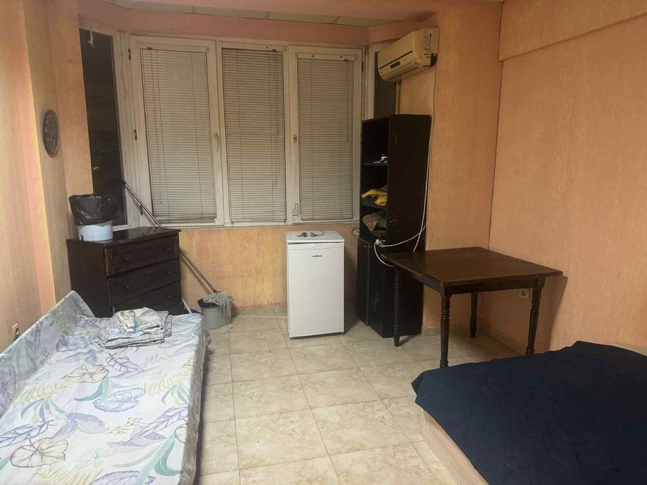 Едностаен апартамент в ж.к. Дружба 1 .