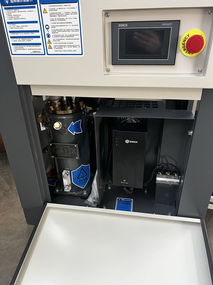 Винтов компресор 7.5 kw ИНВЕРТОРЕН 1000л ресивър и дехидратор